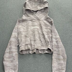 Alphalete Camo Crop Hoodie